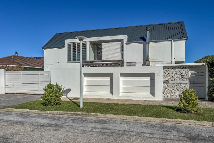 4 Bedroom Property for Sale in Summerstrand Eastern Cape